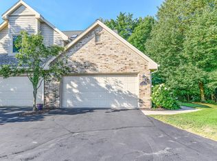 N21W24393 Cumberland Dr #33N, Pewaukee, WI