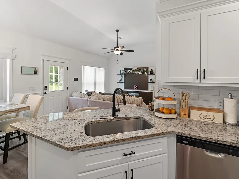 491 Lake Rosalind Dr — Photo 5