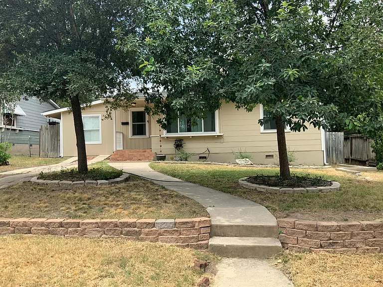 431 Irvington Dr — Photo 5