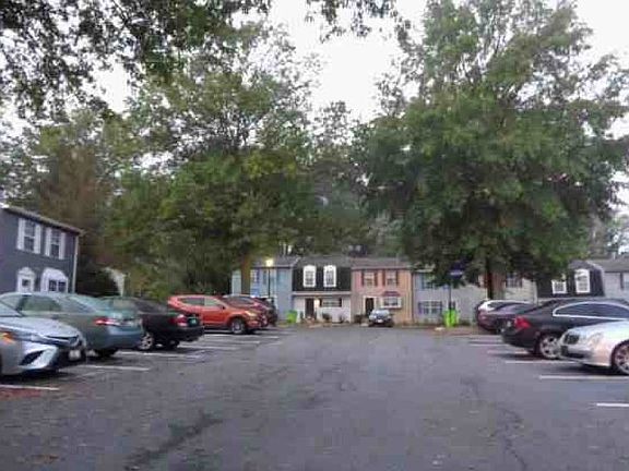 Exterior Neighborhood (street photo)