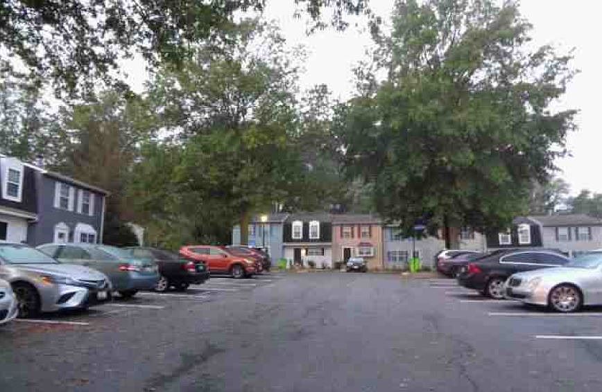 Exterior Neighborhood (street photo)