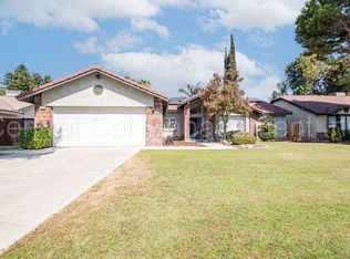 9408 Bracken Oak Way, Bakersfield, CA 93311