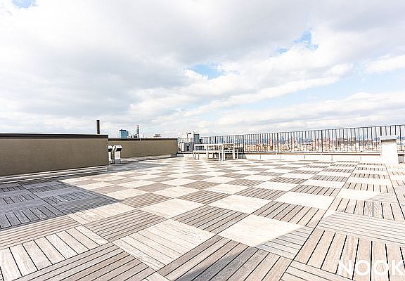 4th image of 495 Saint Johns Pl