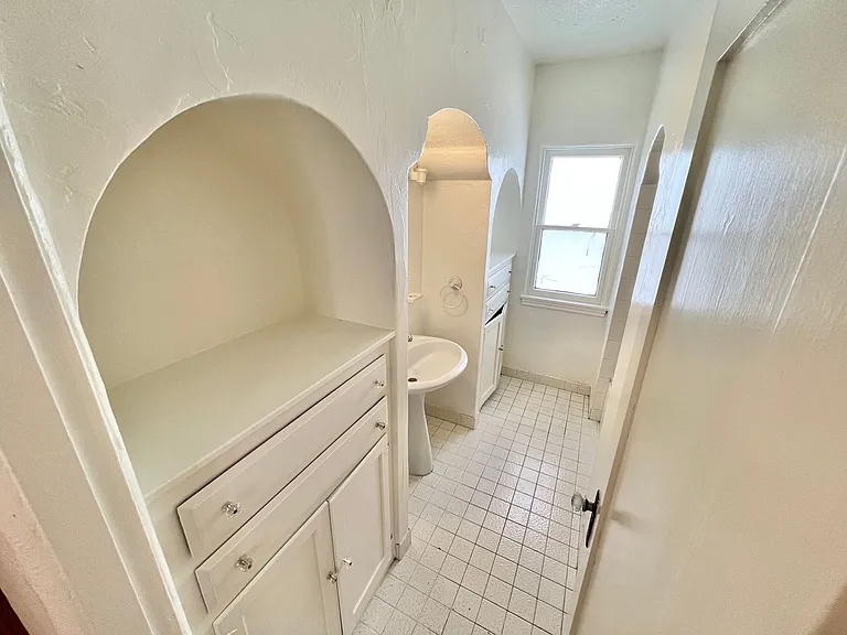 227 Granada Ave — Photo 18