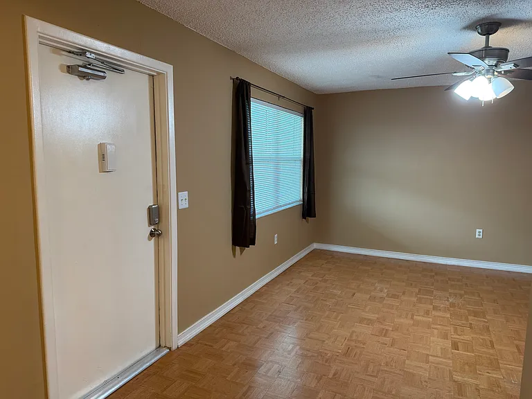 4050 4th St N #319 — Photo 3