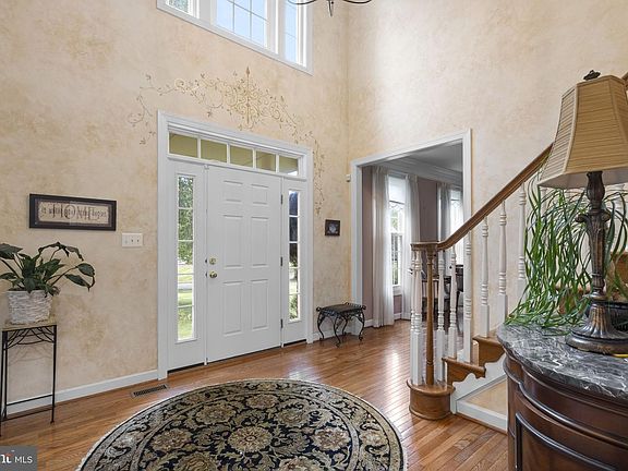 4th image of 805 Lindsey Manor Ln