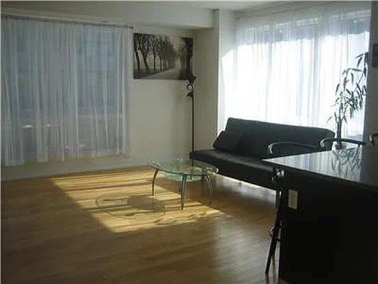 Sold by R New York | media 3