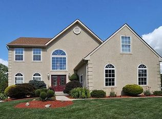 3434 Pin Oak Ln, Chalfont, PA 18914