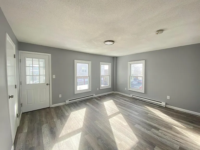 50 Cabot St #2L — Photo 2