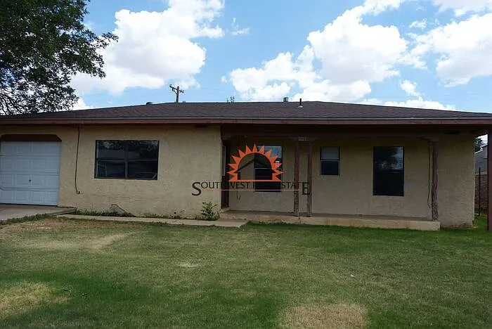 921 E Llano Estacado Blvd — Photo 1