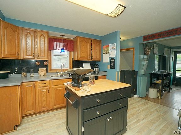 3rd image of 4182 Robin Ln
