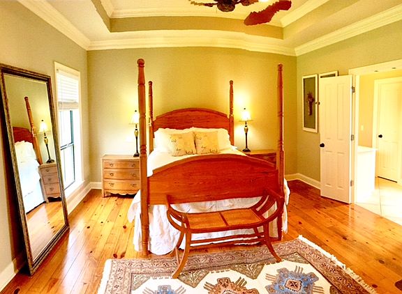 Crown Moulding Throughout!