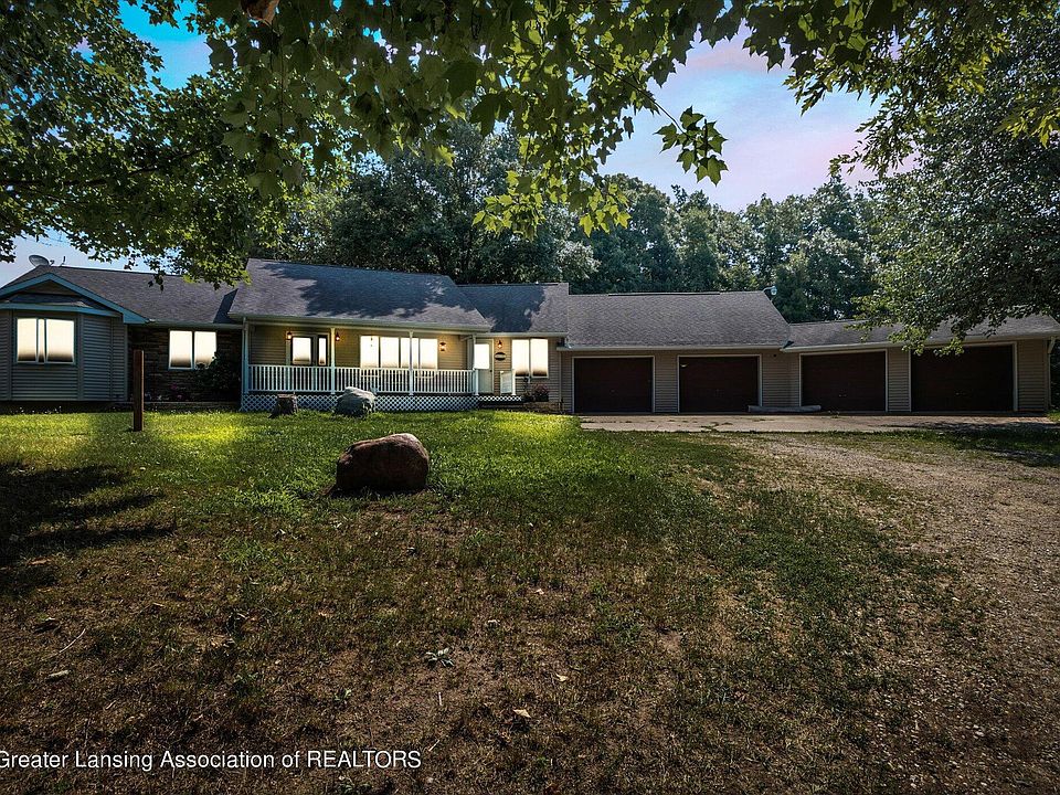 1st image of 1560 Russell Lea Dr