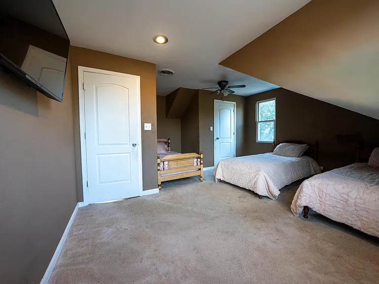 2711 W 98th Pl — Photo 18