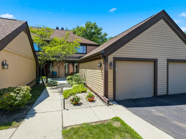 1542 Anderson Ln, Buffalo Grove, IL 60089
