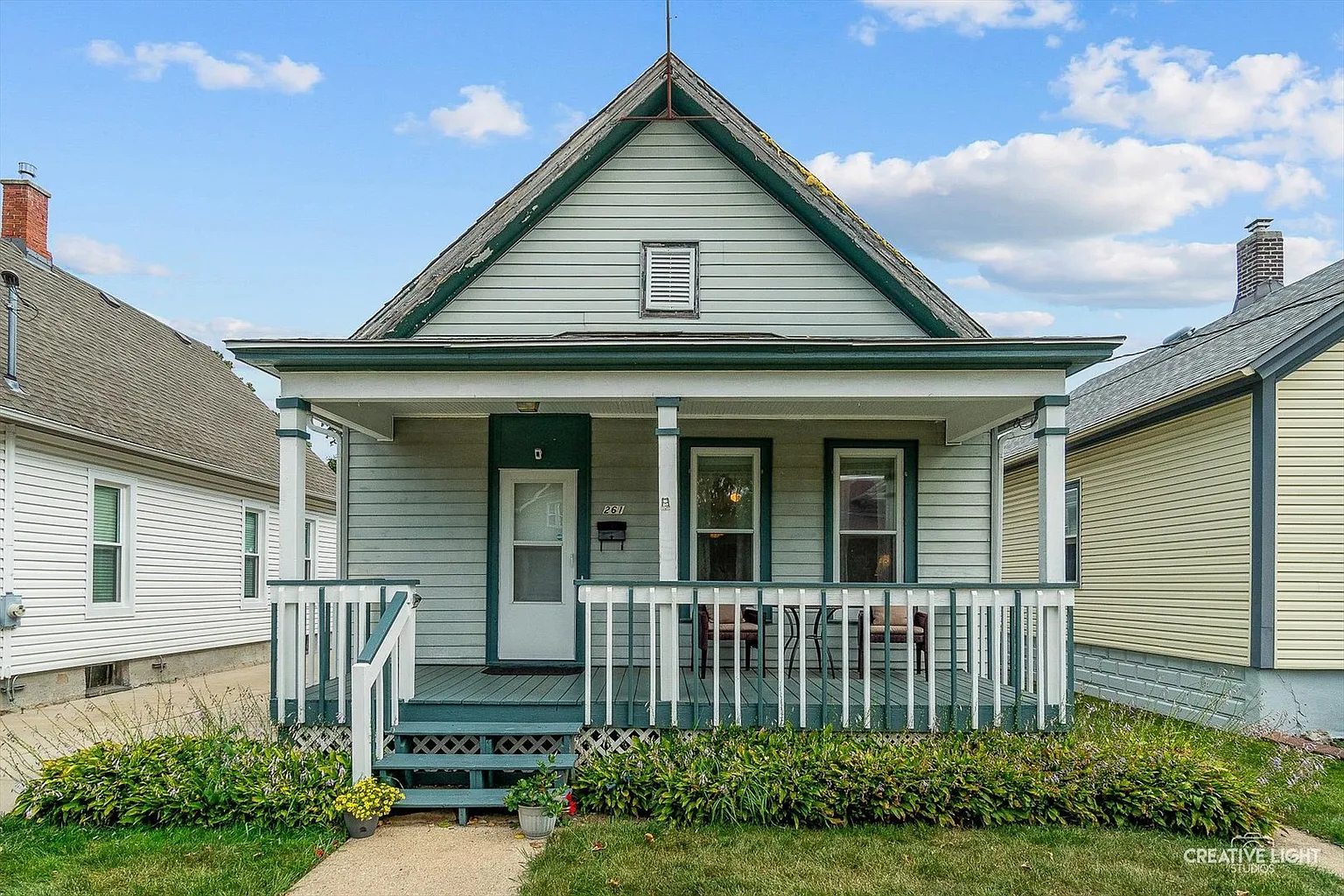 261 Perry St photo 1