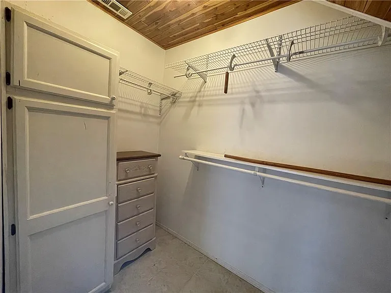 Main Bedroom w/ Cedar Lined Walk-In Close