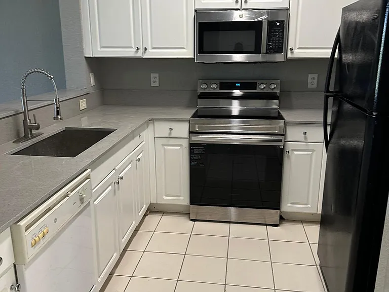 4111 Napoli Lake Dr — Photo 14