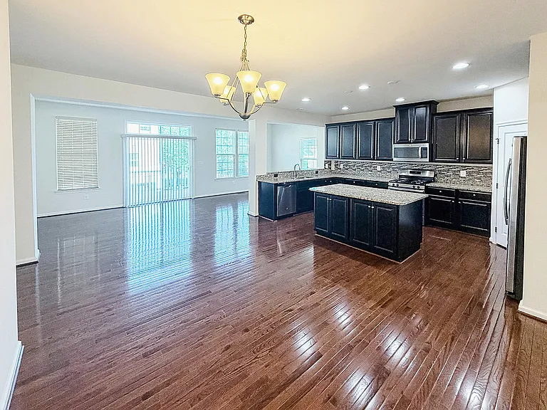 25707 Bishop Grove Ter — Photo 3
