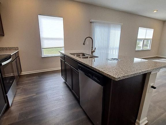 4th image of 5160 Buttercup Dr