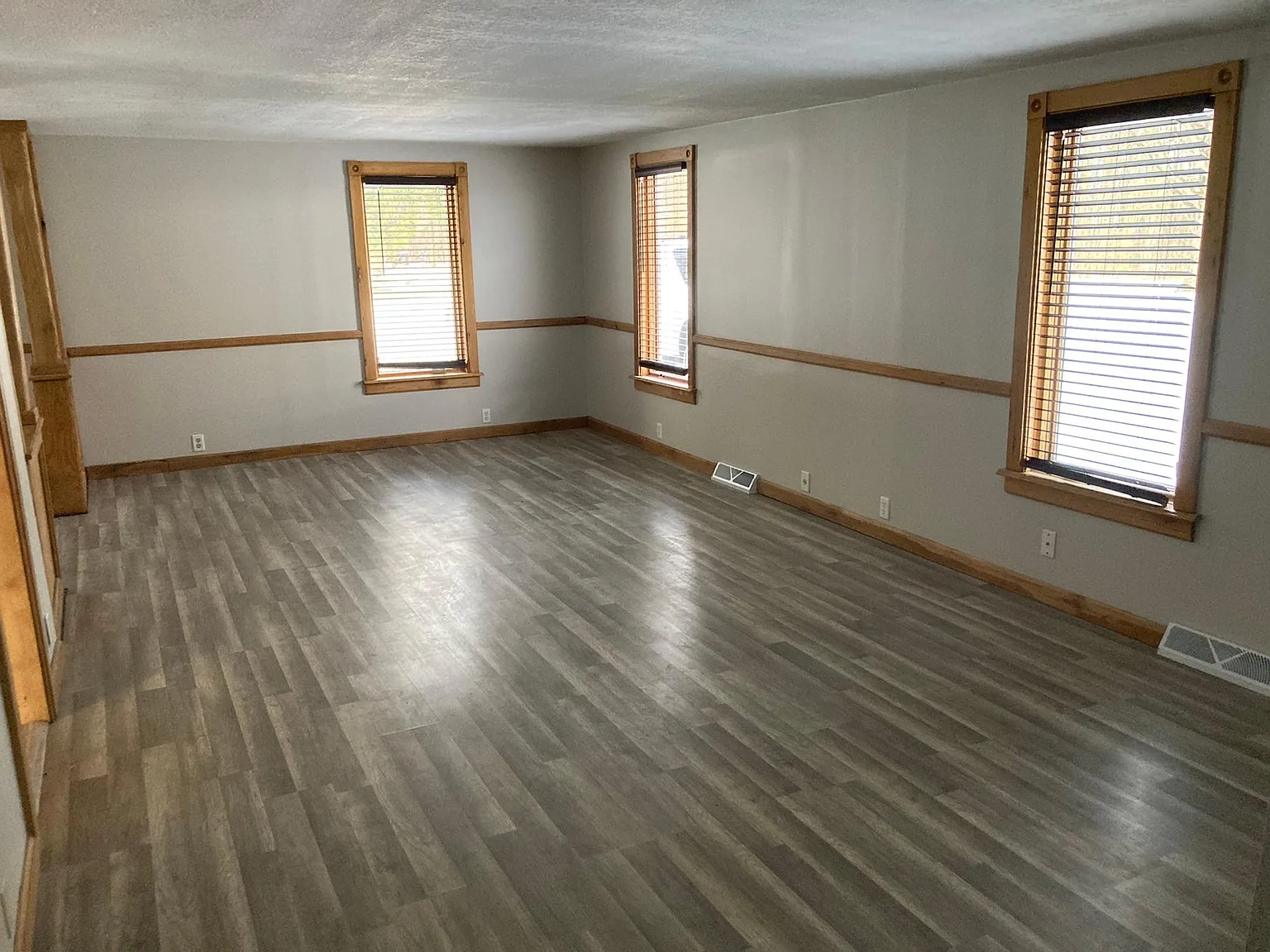 3 bed, 1500 sqft, $1,600 — Photo 3