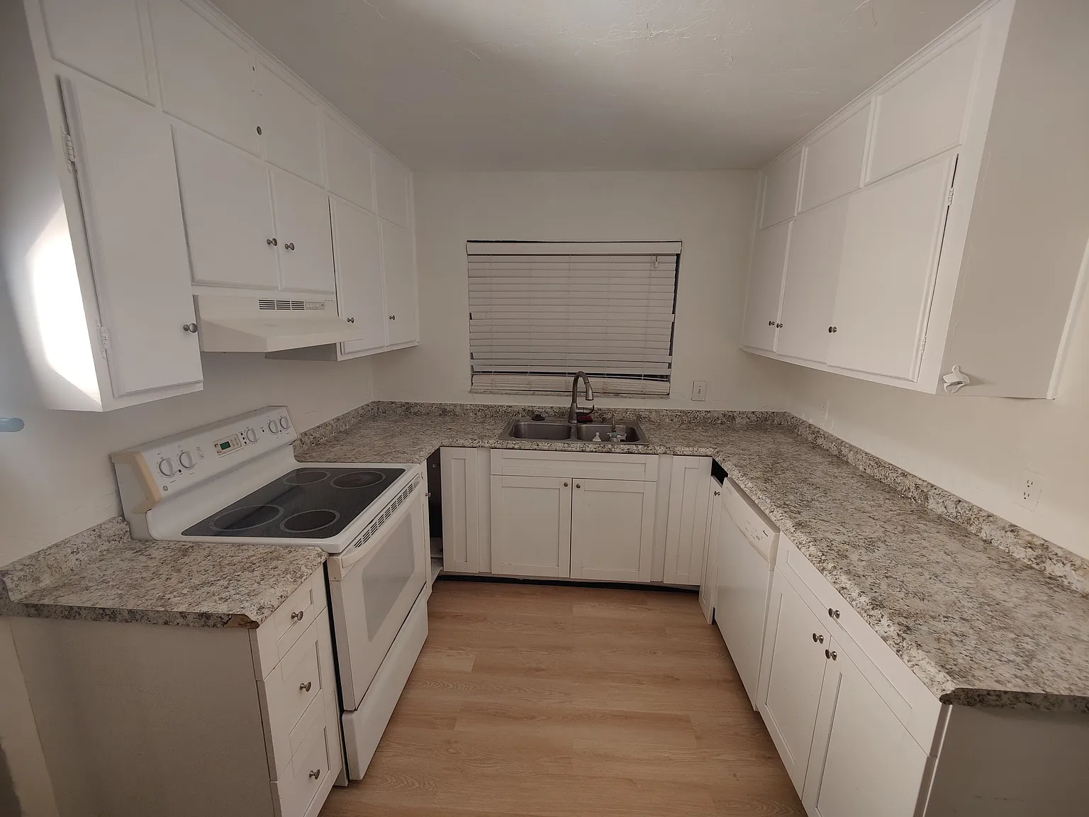 4908 Northlake Blvd — Photo 4