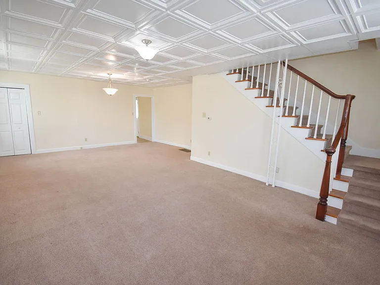 309 Center St — Photo 11