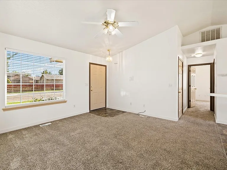 5610 Hawk Ave — Photo 3