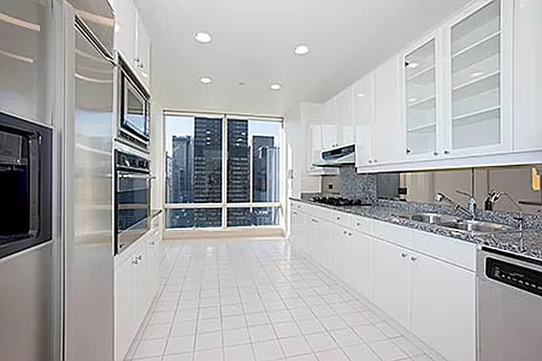 Sold by Trump International Realty | media 30