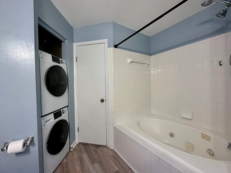 4044 Laurel Green Cir — Photo 6