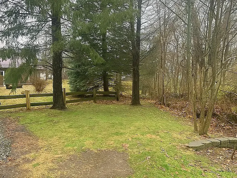 293 Walnut St — Photo 15