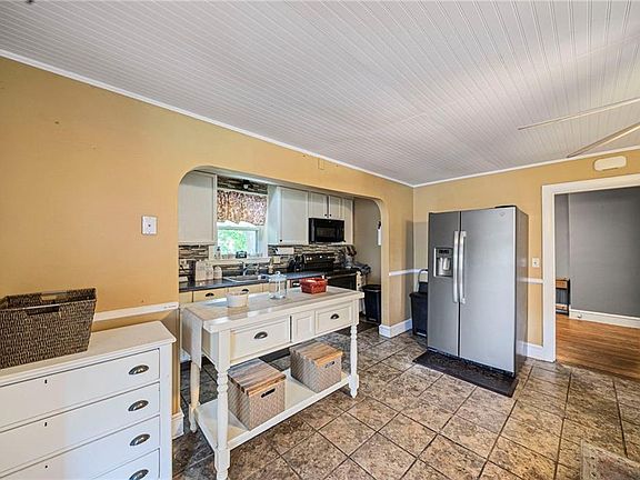 5th image of 57 Highland Ave