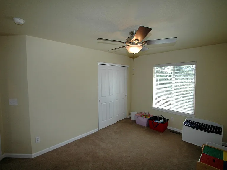 23172 Bay Oaks Ave — Photo 12