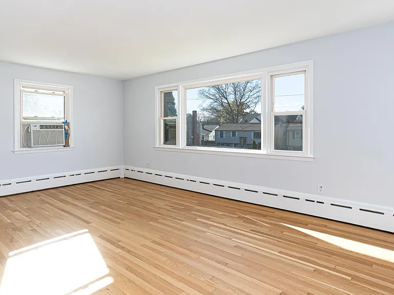 272 Hunyadi Ave #2 — Photo 3