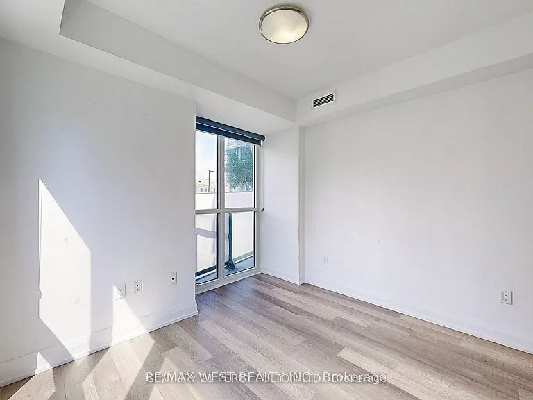 77 Mutual St #708 — Photo 15