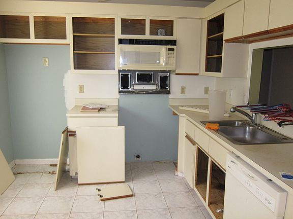 2nd image of 51 Centennial Ct