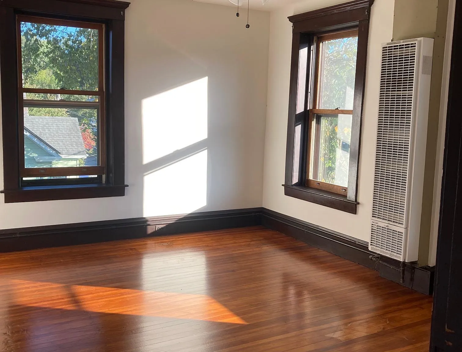 2 bed, 1000 sqft, $1,650 — Photo 2