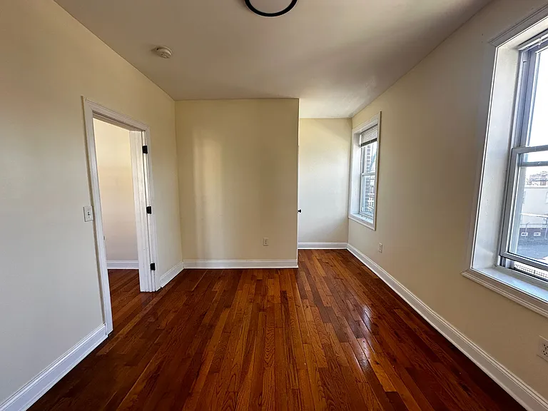 266 Monticello Ave #10E — Photo 4