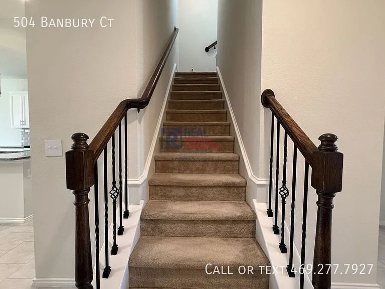 504 Banbury Ct — Photo 10