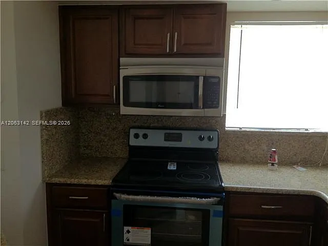 Coral Key Condo — Photo 2