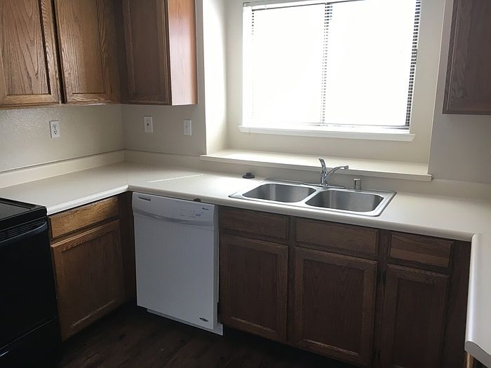 1st image of 720 Sunrise Ave APT 20