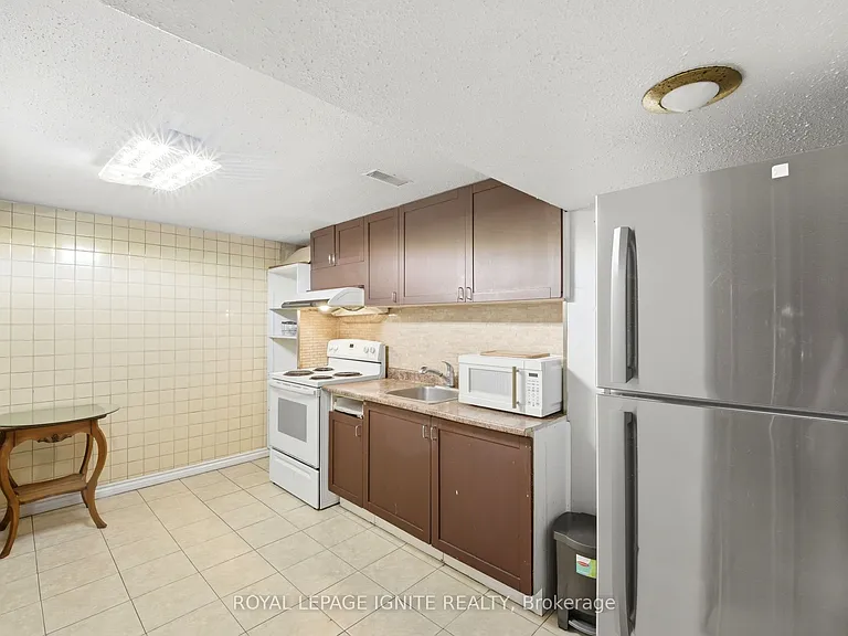 18 Gloaming Dr #BASEMENT — Photo 13