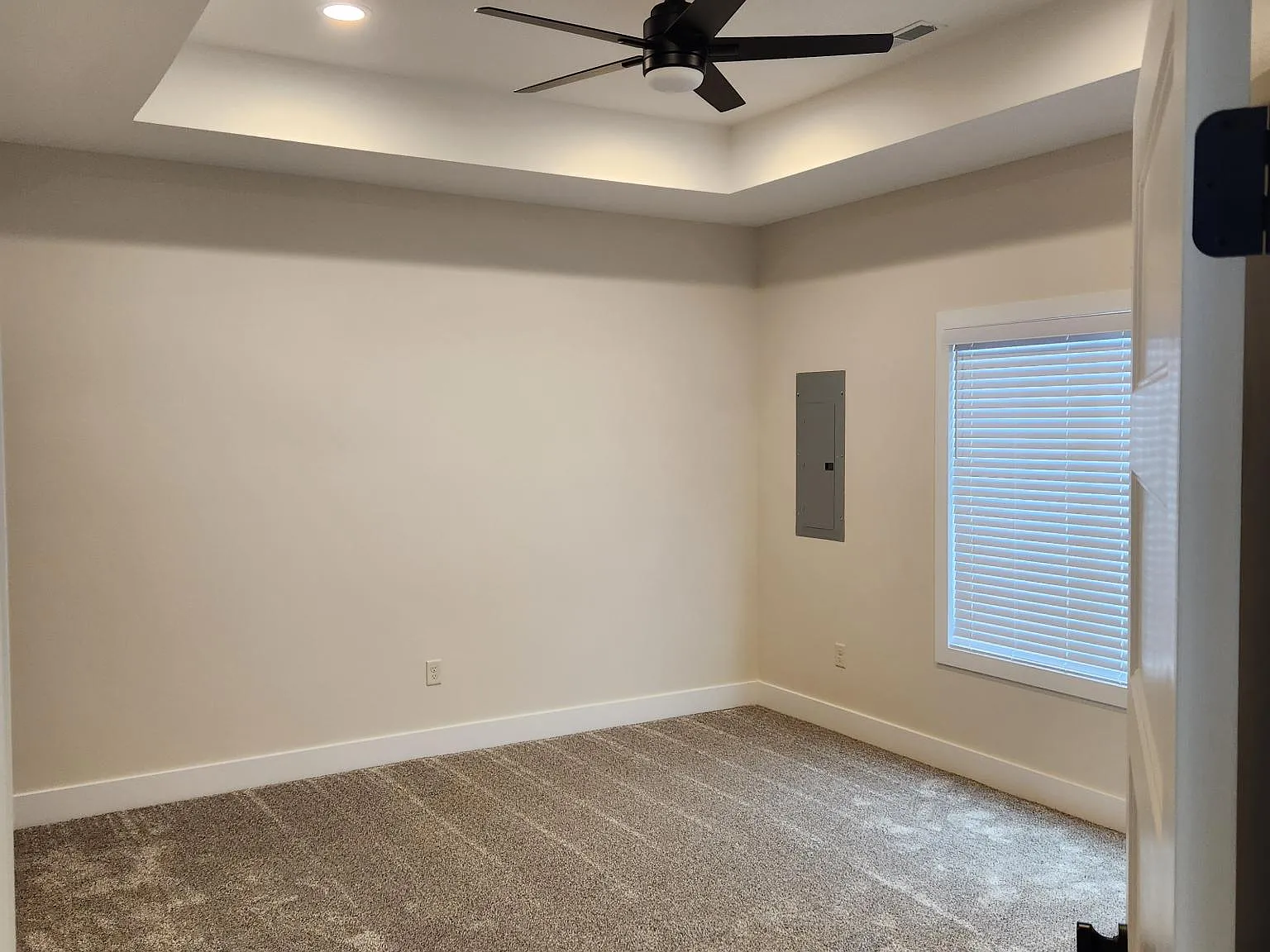 2760 Crystal Lake Dr — Photo 2
