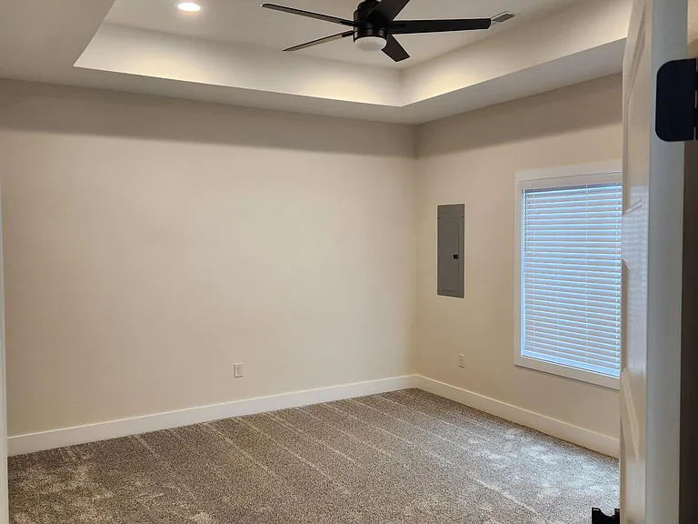 2760 Crystal Lake Dr — Photo 2