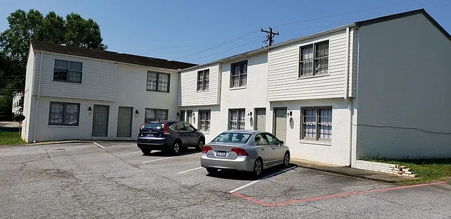 820 College Ave #10 — Photo 9