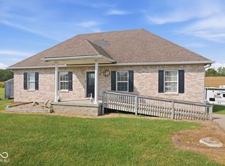 9653 S 200th Rd E, Flat Rock, IN 47234