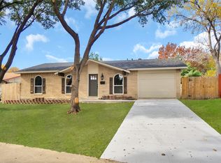 5221 Stagecoach Ln, Garland, TX 75043