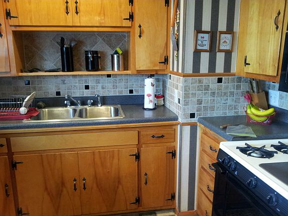 3rd image of 831 Marianna Dr