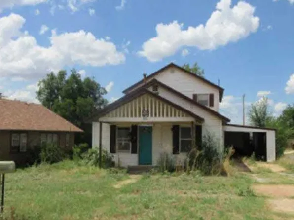 921 N 6th St, Sayre, OK 73662