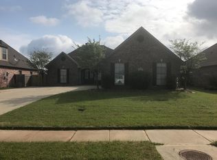 532 Half Moon Ln, Bossier City, LA 71111